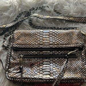 SORIAL METALLIC CROSSBODY BAG